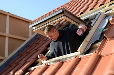 Pose de fenêtres de toit Velux à Tessé-Froulay